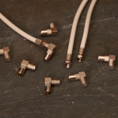 Переходник угловой гнездо F – штекер TV PROconnect Переходник угловой гнездо F – штекер TV PROconnect