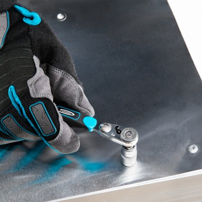 Набор бит и головок торцевых, 1/4, магнитный адаптер, сталь S2, пластиковый кейс, 26 предметов Gross Набор бит и головок торцевых, 1/4, магнитный адаптер, сталь S2, пластиковый кейс, 26 предметов Gross