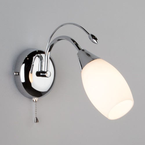Настенный светильник со стеклянным плафоном 22080/1 хром Eurosvet