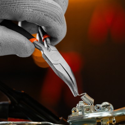 Длинногубцы изогнутые Mini, 130 мм, никелированные, авторазжим Sparta Длинногубцы изогнутые Mini, 130 мм, никелированные, авторазжим Sparta