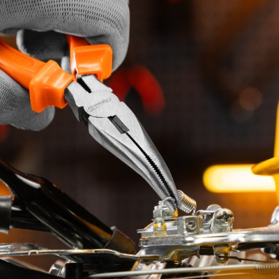 Длинногубцы изогнутые Classic, 160 мм, шлифованные, пластмассовые рукоятки Sparta Длинногубцы изогнутые Classic, 160 мм, шлифованные, пластмассовые рукоятки Sparta