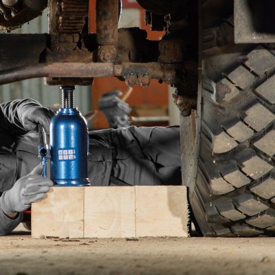 Домкрат гидравлический бутылочный, 20 т, h подъема 235-445 мм Stels Домкрат гидравлический бутылочный, 20 т, h подъема 235-445 мм Stels