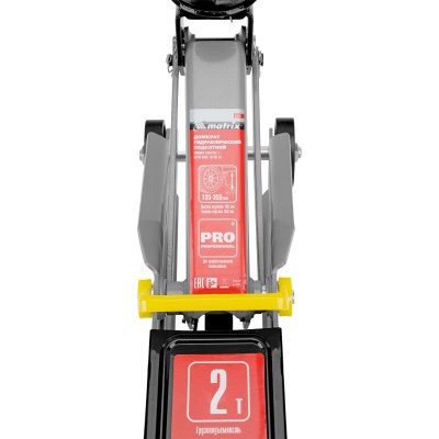 Домкрат гидравлический подкатной, 2 т, высота подъема 135-355 мм Matrix