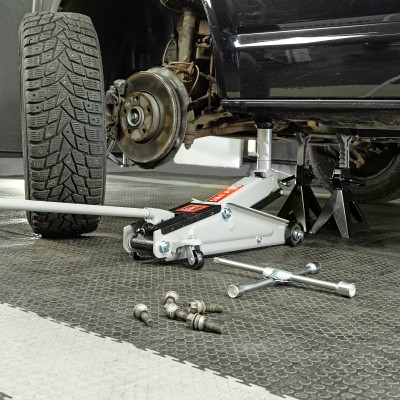 Домкрат гидравлический подкатной, 3 т, высота подъема 150-530 мм Matrix Домкрат гидравлический подкатной, 3 т, высота подъема 150-530 мм Matrix