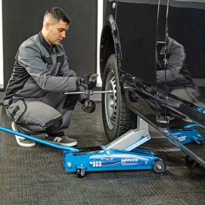 Домкрат гидравлический подкатной, высокий подъем, 3т, SUV, 190-535 мм Stels Домкрат гидравлический подкатной, высокий подъем, 3т, SUV, 190-535 мм Stels