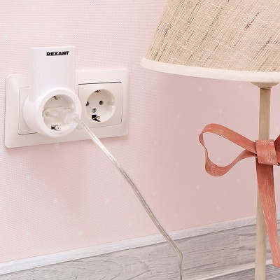 Радиоуправляемая розетка c пультом RX-001 (один пульт, одна розетка) 10А/30м REXANT Радиоуправляемая розетка c пультом RX-001 (один пульт, одна розетка) 10А/30м REXANT