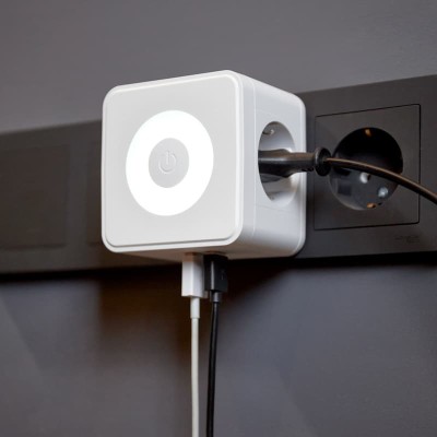 Двойник электрический Куб 16А с/з + 2хUSB-A 2,4А + USB Type-C 3А с ночной подсветкой, белый REXANT