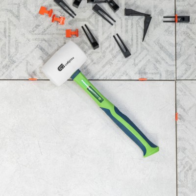 Киянка резиновая, 680 г, белая резина, фибергласовая рукоятка Сибртех