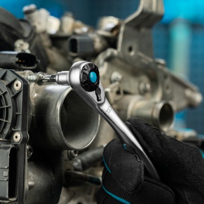 Ключ-трещотка 1/4", CrV, 120 зубьев, с быстрым сбросом, цельнометаллический, хром Gross Ключ-трещотка 1/4", CrV, 120 зубьев, с быстрым сбросом, цельнометаллический, хром Gross