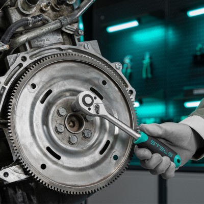 Ключ-трещотка 1/2", CrV, 72 зуба, с быстрым сбросом, матовый хром Stels