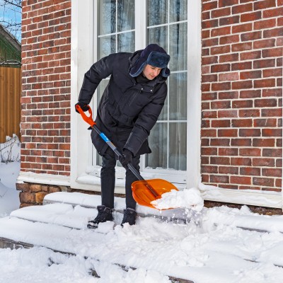 Лопата для уборки снега поликарбонат, 465х410х1390 мм, стальной черенок, усиленная Сибртех Лопата для уборки снега поликарбонат, 465х410х1390 мм, стальной черенок, усиленная Сибртех