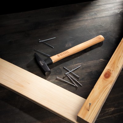 Молоток слесарный, 400 г, кованый квадратный боек, буковая рукоятка Denzel Молоток слесарный, 400 г, кованый квадратный боек, буковая рукоятка Denzel