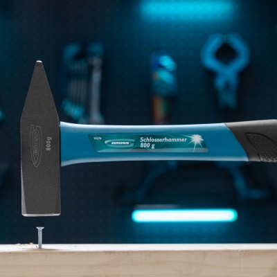 Молоток слесарный, 800 г, квадратный боек, фибергласовая обрезиненная рукоятка Gross