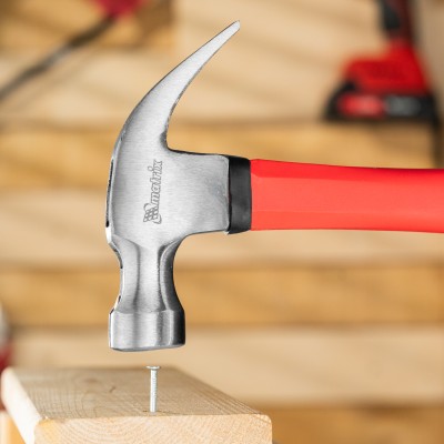 Молоток-гвоздодер optimal, 450 г, боек c магнитом, фибергласовая обрезиненная рукоятка Matrix