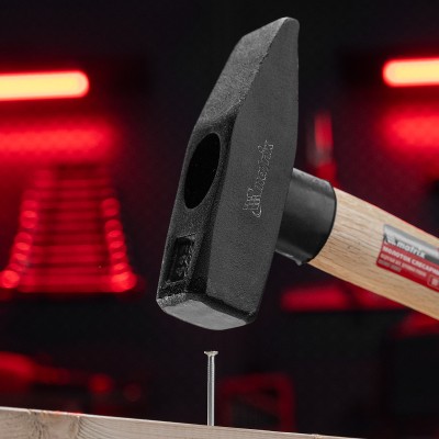 Молоток слесарный, 800 г, квадратный боек, деревянная рукоятка Matrix Молоток слесарный, 800 г, квадратный боек, деревянная рукоятка Matrix