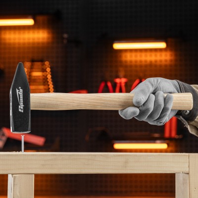 Молоток слесарный, 1000 г, квадратный боек, деревянная рукоятка Sparta Молоток слесарный, 1000 г, квадратный боек, деревянная рукоятка Sparta