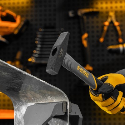 Молоток слесарный, 400 г, кованый, фибергласовая рукоятка c TPR покрытием Denzel