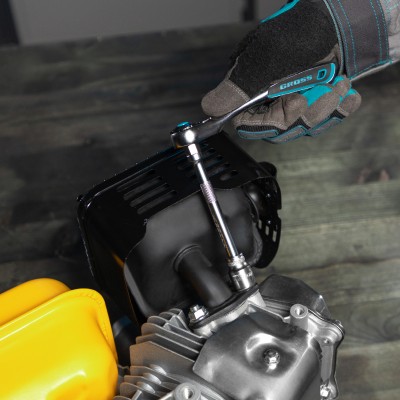 Набор торцевых головок, трещотка 120 зубьев, 1/4", CrV, 12 предметов Gross Набор торцевых головок, трещотка 120 зубьев, 1/4", CrV, 12 предметов Gross