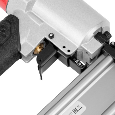 Нейлер пневматический для гвоздей от 10 до 50 мм Matrix Нейлер пневматический для гвоздей от 10 до 50 мм Matrix