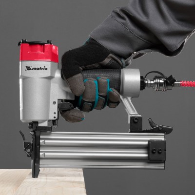 Нейлер пневматический для гвоздей от 10 до 50 мм Matrix Нейлер пневматический для гвоздей от 10 до 50 мм Matrix