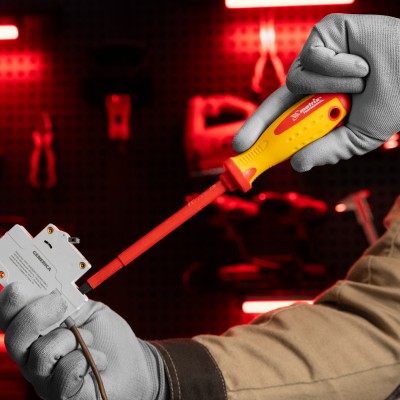 Отвертка Insulated, SL6.5 x 150 мм, CrMo, до 1000 В, двухкомпонентная рукоятка Matrix Professional Отвертка Insulated, SL6.5 x 150 мм, CrMo, до 1000 В, двухкомпонентная рукоятка Matrix Professional