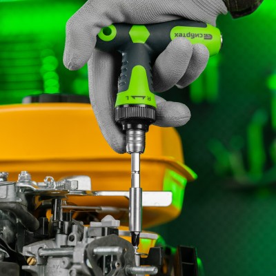 Отвертка Т-образная реверсивная с набором бит, торцевых головок, 33 предмета, CrV Сибртех