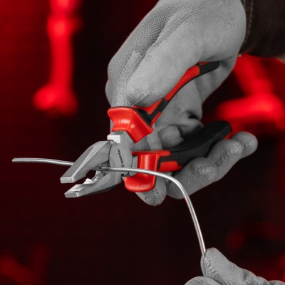 Плоскогубцы Nickel, 160 мм, никелированные, двухкомпонентные рукоятки Matrix Плоскогубцы Nickel, 160 мм, никелированные, двухкомпонентные рукоятки Matrix