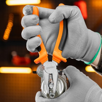 Плоскогубцы комбинированные Comfort, 180 мм, шлифованные, двухкомпонентные рукоятки Sparta Плоскогубцы комбинированные Comfort, 180 мм, шлифованные, двухкомпонентные рукоятки Sparta