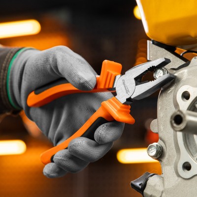 Плоскогубцы комбинированные Comfort, 180 мм, шлифованные, двухкомпонентные рукоятки Sparta Плоскогубцы комбинированные Comfort, 180 мм, шлифованные, двухкомпонентные рукоятки Sparta