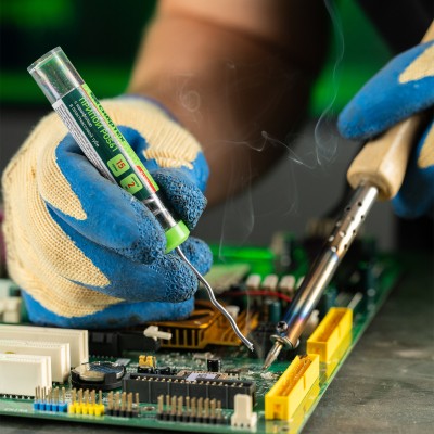 Припой с канифолью, D 2 мм, 15 г, POS61, в пластмассовой тубе Сибртех Припой с канифолью, D 2 мм, 15 г, POS61, в пластмассовой тубе Сибртех