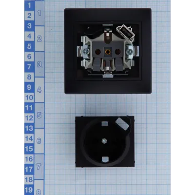 MIRA Розетка сз + USB разъём черный бархат