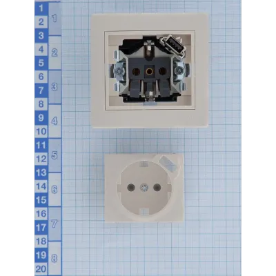 MIRA Розетка сз + USB разъём кремовый