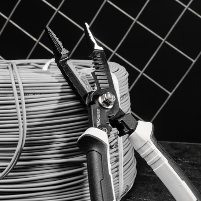 Плоскогубцы профессиональные многофункциональные 200мм KRANZ Плоскогубцы профессиональные многофункциональные 200мм KRANZ