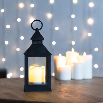 Декоративный фонарь со свечкой, черный корпус, размер 10,5х10,5х24 см, цвет ТЕПЛЫЙ БЕЛЫЙ Декоративный фонарь со свечкой, черный корпус, размер 10,5х10,5х24 см, цвет ТЕПЛЫЙ БЕЛЫЙ