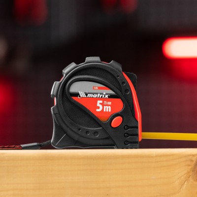 Рулетка Status Magnet 3 fixations,5 м х 25 мм,обрезиненный корпус,зацеп с магнитом Matrix