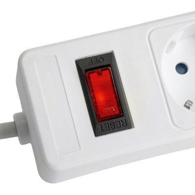 HM20-31-02 Сетевой фильтр 3-местный с/з 3x1мм2, 1,8 м, 230В, 13А, серия Optima, белый HM20-31-02 Сетевой фильтр 3-местный с/з 3x1мм2, 1,8 м, 230В, 13А, серия Optima, белый