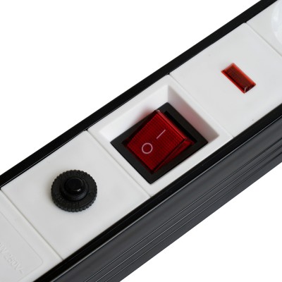 HM22-61-02 Сетевой фильтр 6-местный с/з 3x1мм2, 1,8 м, 250В, 16А, серия Techno, белый