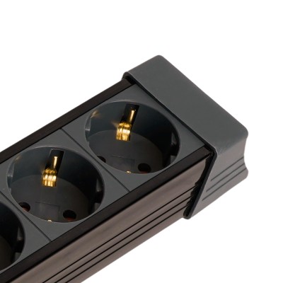 HM22-31-02 Сетевой фильтр 3-местный с/з 3x1мм2, 1,8 м, 250В, 16А, серия Techno, черный