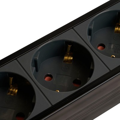 HM22-41-02 Сетевой фильтр 4-местный с/з 3x1мм2, 1,8 м, 250В, 16А, серия Techno, черный