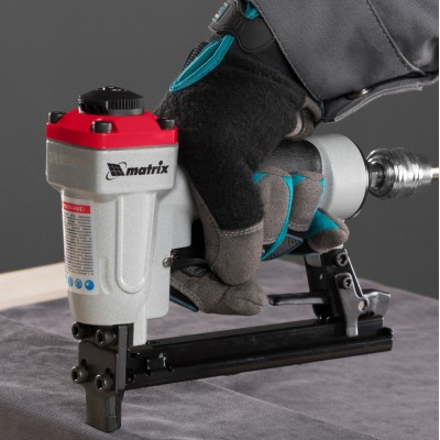 Степлер пневматический для прямоугольных скоб от 6 до 13 мм Matrix Степлер пневматический для прямоугольных скоб от 6 до 13 мм Matrix