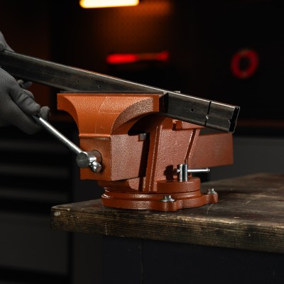 Тиски слесарные, 200 мм, поворотные, с наковальней Sparta