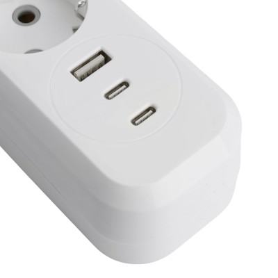 Удлинитель 3-местный с/з с выключ. STEKKER HM071-31-03 3x1мм2, 3м, 250В, 16А, 1USB+2C, 2.4A, сер Home, белый 50137