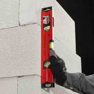 Уровень алюминиевый магнитный, 400 мм, фрезерованный, 3 глазка (1 зеркальный) усиленный Matrix