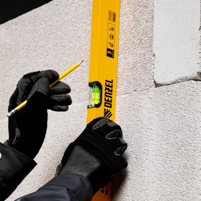 Уровень алюминиевый, 600 мм, фрезерованный, 3 глазка Denzel Уровень алюминиевый, 600 мм, фрезерованный, 3 глазка Denzel