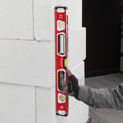 Уровень алюминиевый, магнит, фрезерованный, 3 глазка (1 зеркальный) двухкомпонентные рукоятки, 600 мм Matrix