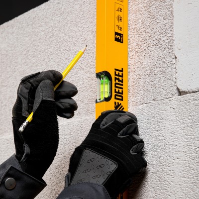 Уровень алюминиевый, 1200 мм, фрезерованный, 3 глазка Denzel Уровень алюминиевый, 1200 мм, фрезерованный, 3 глазка Denzel