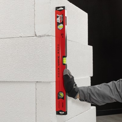 Уровень алюминиевый магнитный, 600 мм, фрезерованный, 3 глазка (1 зеркальный) усиленный Matrix