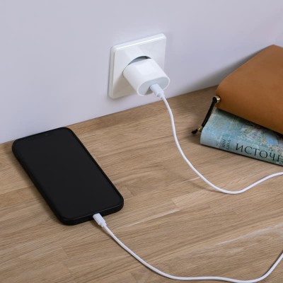 Сетевое зарядное устройство USB-C, 20Вт в комплекте с кабелем USB-C – Lightning REXANT Сетевое зарядное устройство USB-C, 20Вт в комплекте с кабелем USB-C – Lightning REXANT